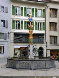 Horloge animée et fontaine de la justice sur la Place de La Palud