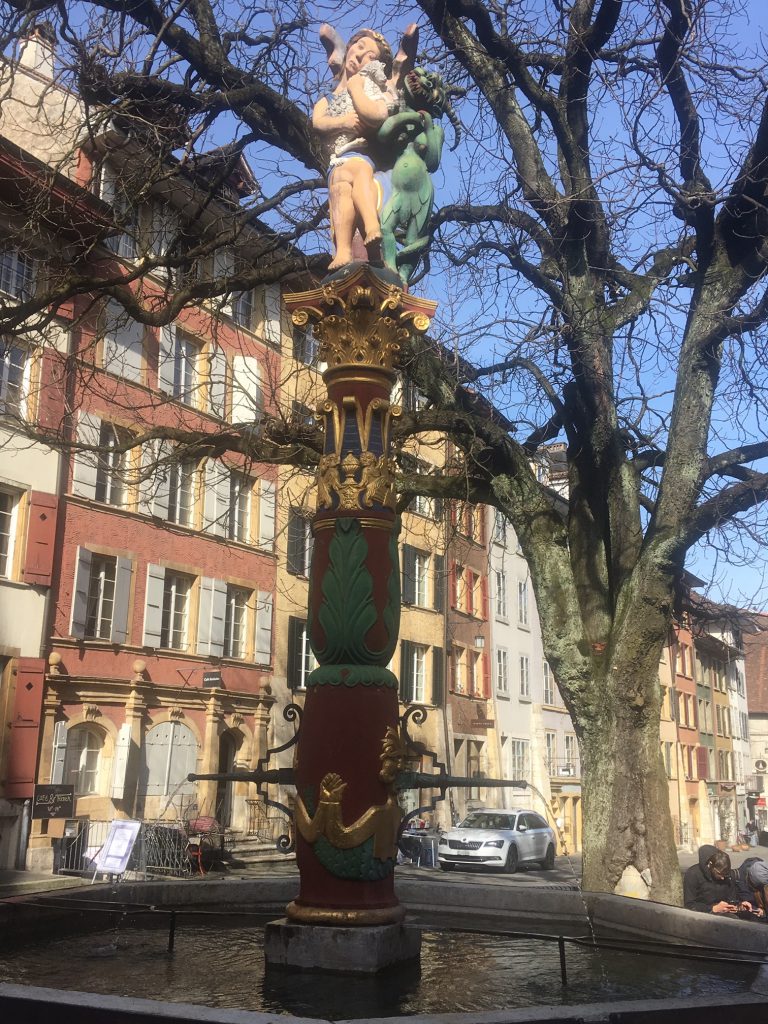 Fontaine de l'Ange et le marronnier