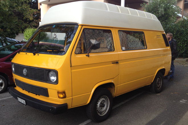 Le bus postal jaune