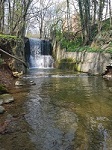 Site-des-Eaux-Minerales-de Morges-riviere-La-Morges-la-petite-chute-image-libre-de-droit-christian-michaud