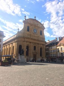 Temple Yverdon hotel de ville