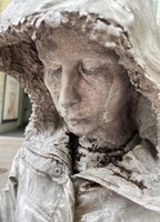 La pleureuse, une statue à Fribourg