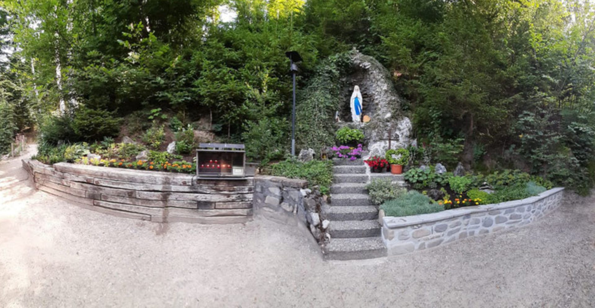 La grotte de Lourdes « Stersmühligrotte » – Giffers, Fribourg