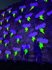 Oeuvre d'art créé par l'artiste L'Original sur les vestiges du château de Bossonnens